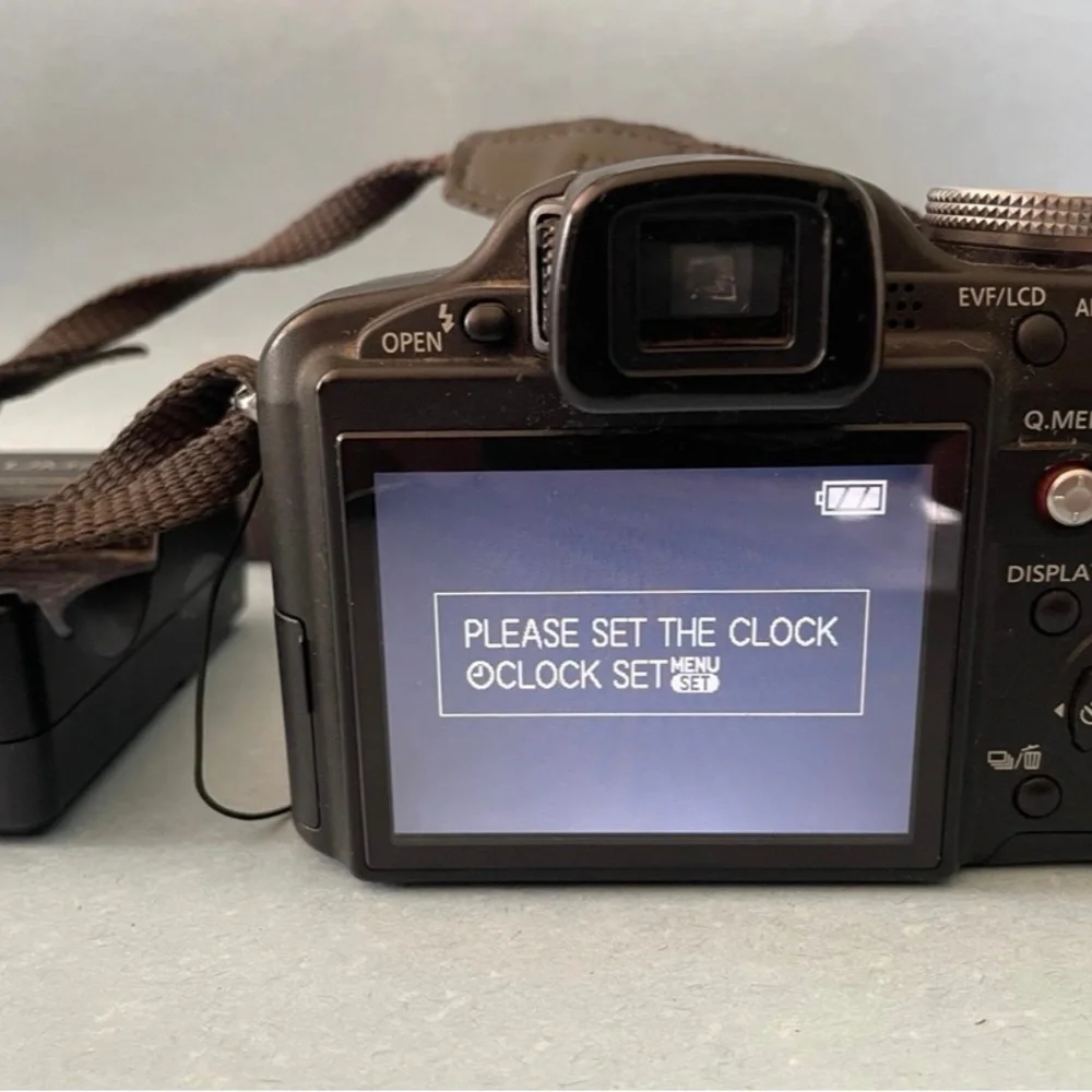 GUC Panasonic LUMIX DMC-FZ28 10MP Digital Camera